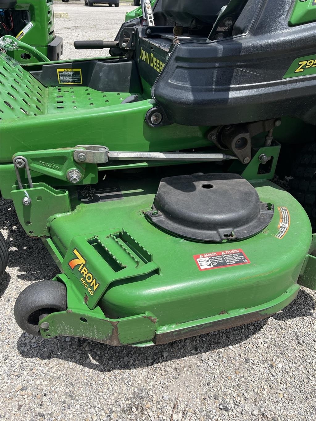 John Deere Z950M 0-kääntösäde leikkurit