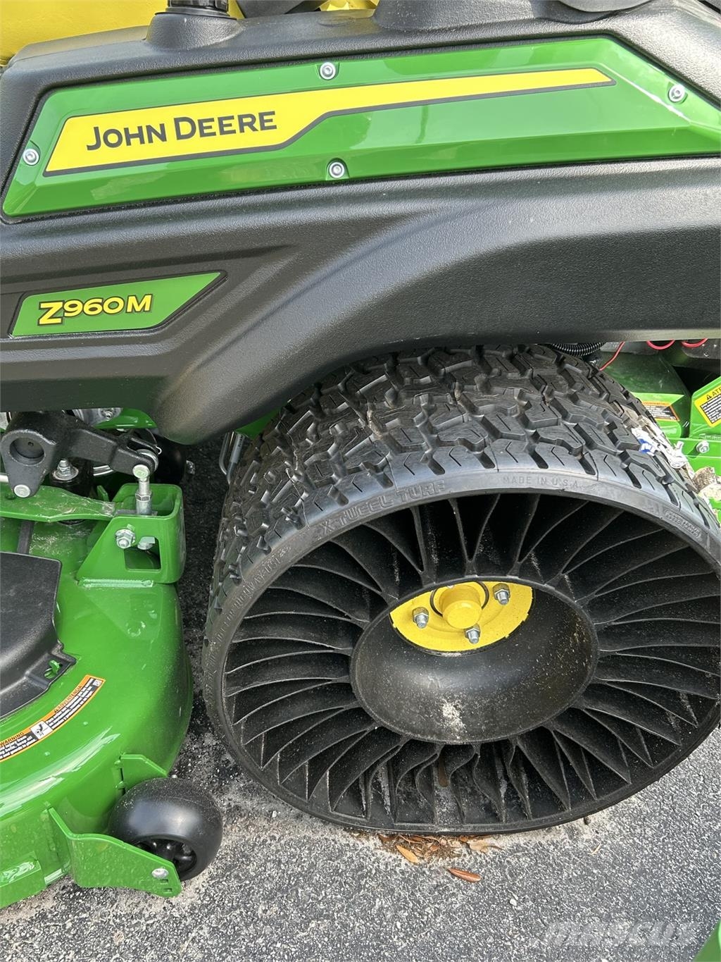 John Deere Z960M Zero turn mowers