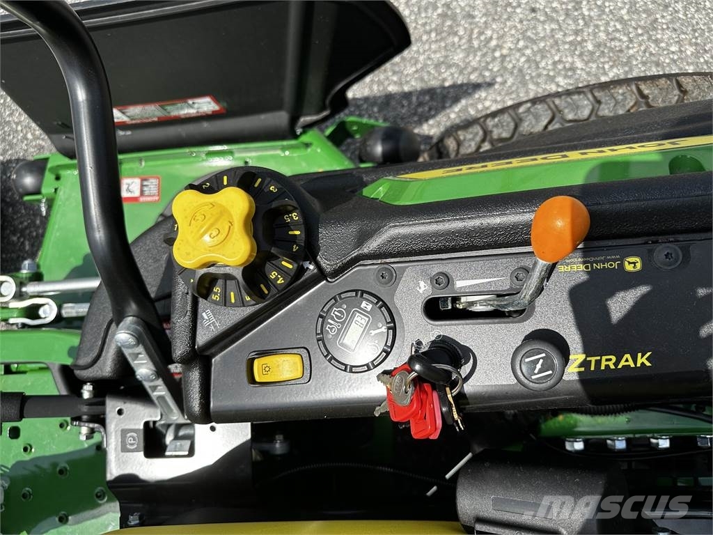 John Deere Z960M Nulinio apsisukimo traktoriukai