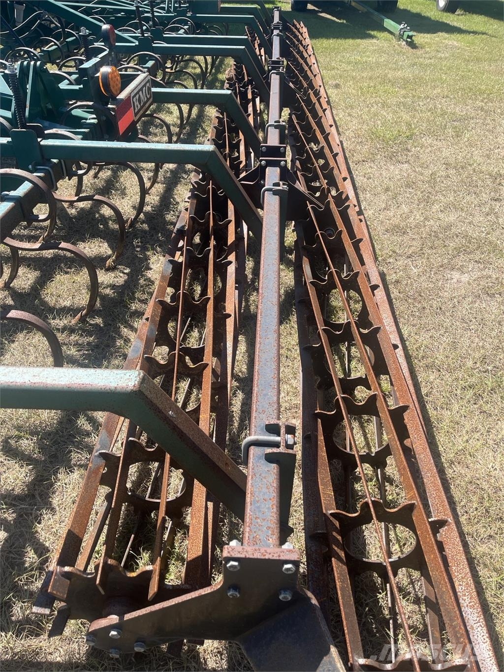 KMC 2100 Kultivátory