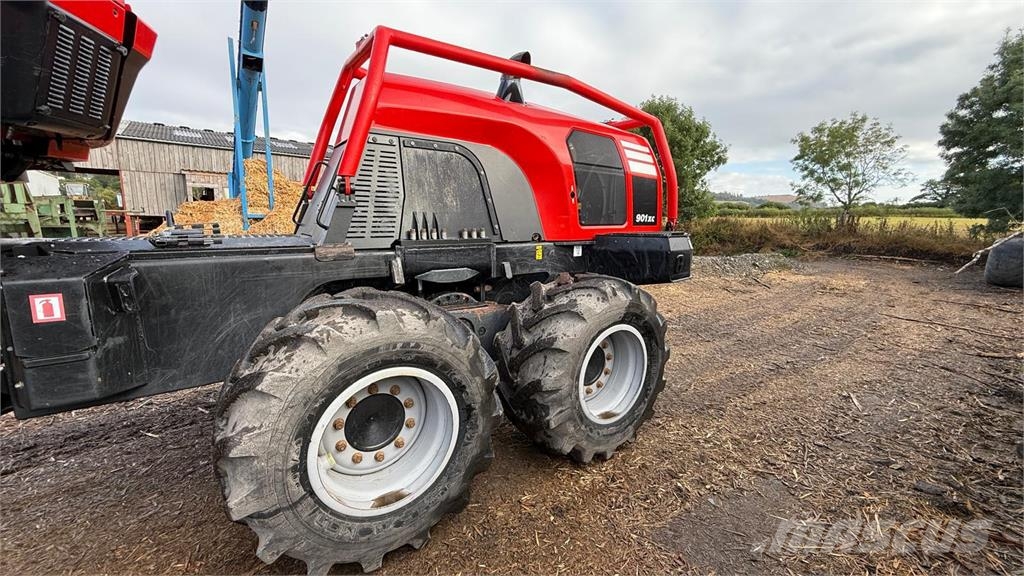 Komatsu 901XC Abbattitrici, Disboscatrici