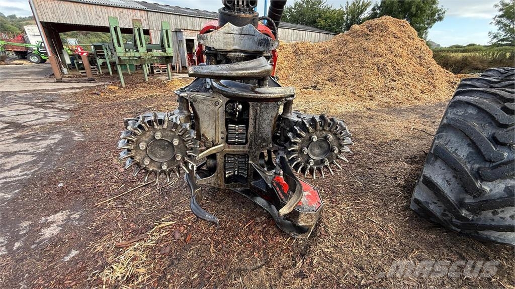 Komatsu 901XC Abbattitrici, Disboscatrici