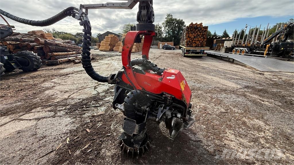 Komatsu 901XC Abbattitrici, Disboscatrici