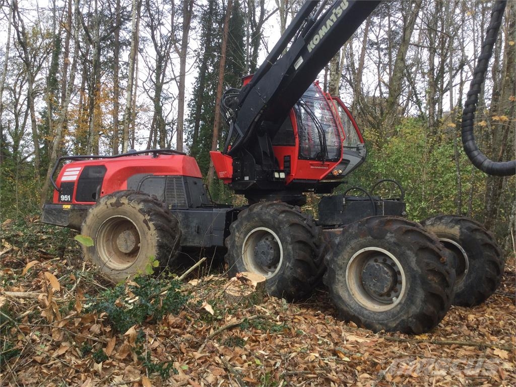 Komatsu 951 Harvesterji