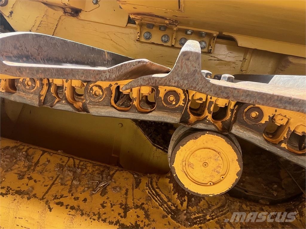 Komatsu D61PXi-24 크롤러 도저