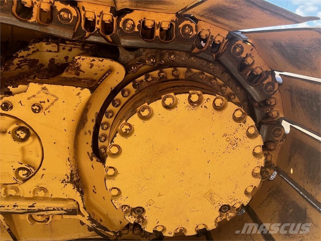 Komatsu D61PXi-24 크롤러 도저
