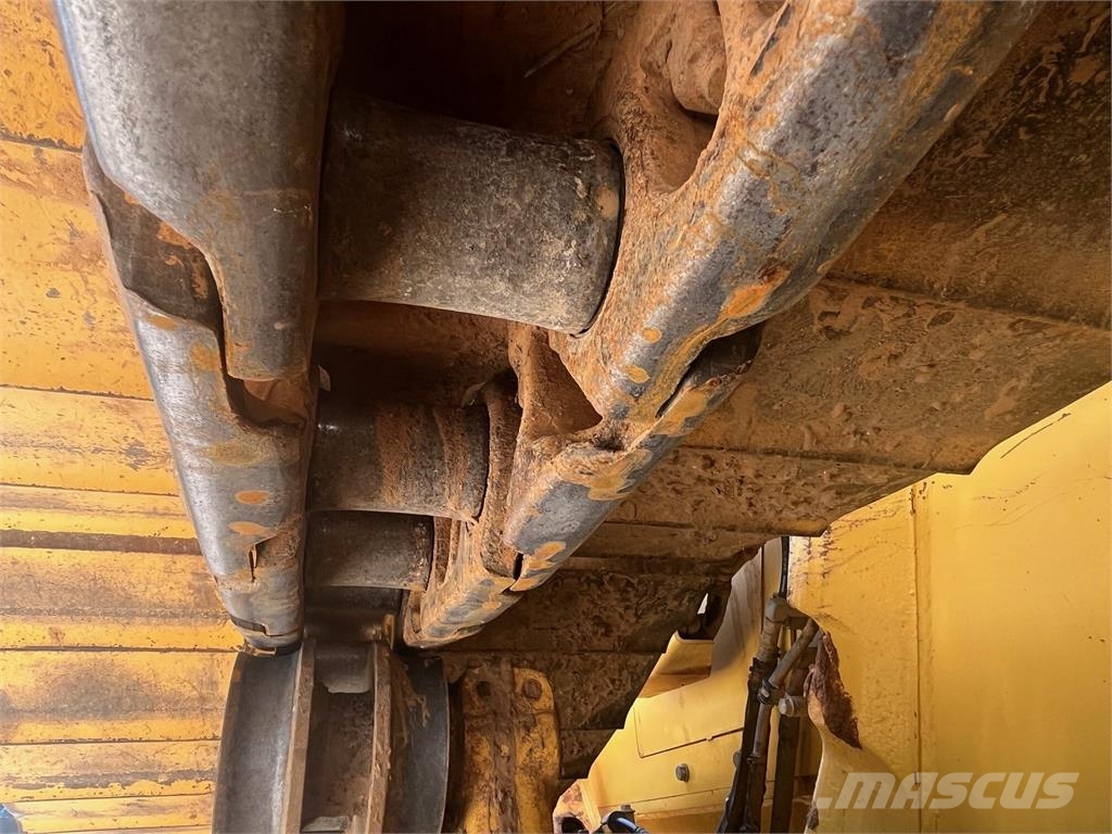 Komatsu D61PXi-24 크롤러 도저