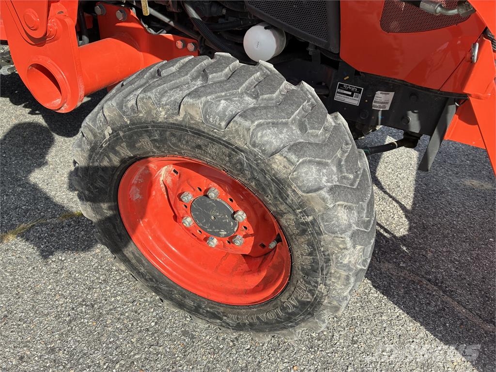 Kubota L3301 Compact tractors