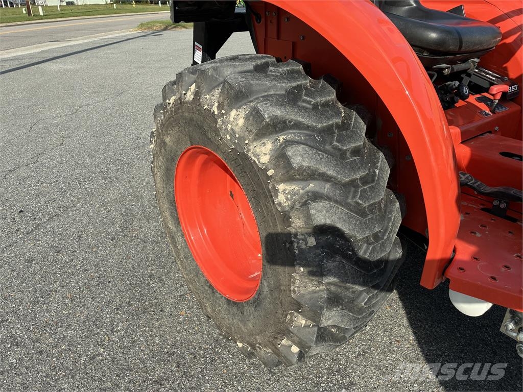 Kubota L3301 Compact tractors