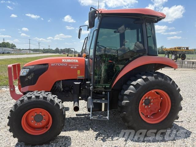Kubota M7060 Traktorok