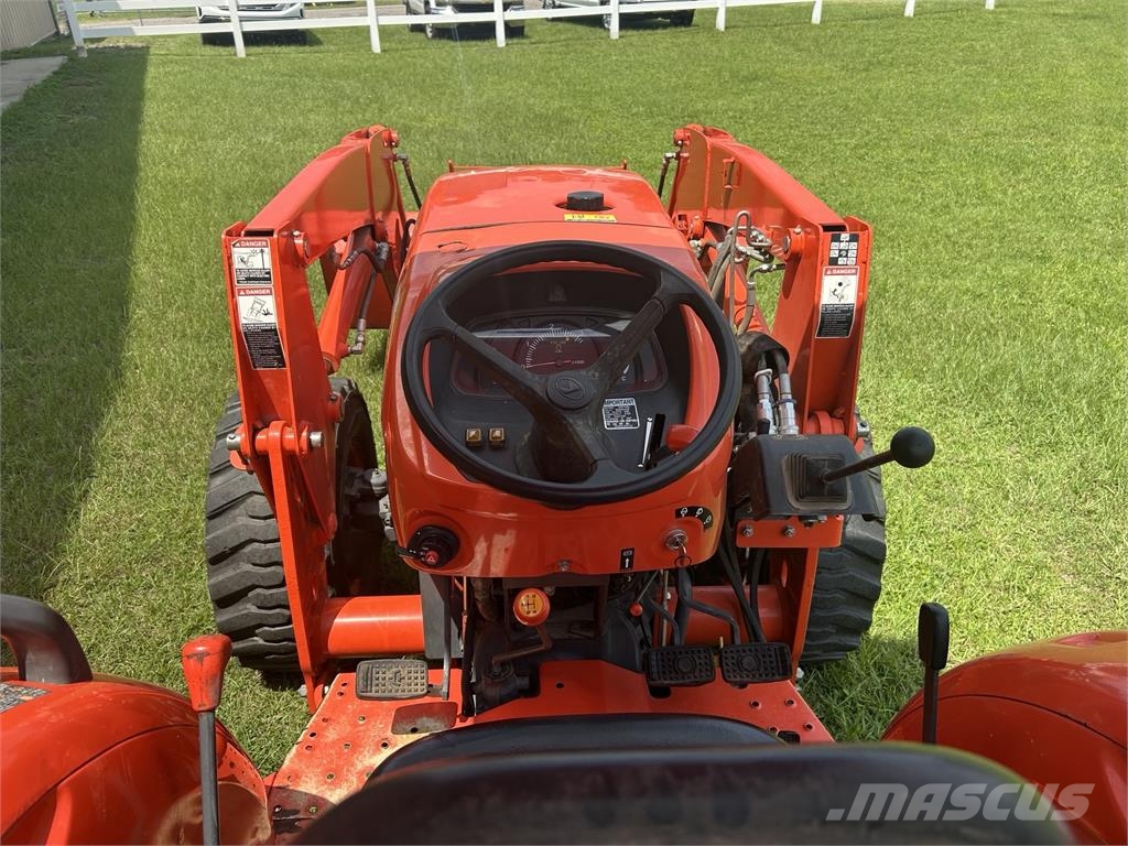 Kubota MX4800 Traktorit