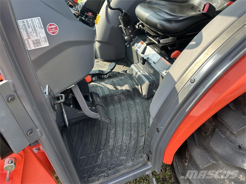 Kubota MX5400 Traktori