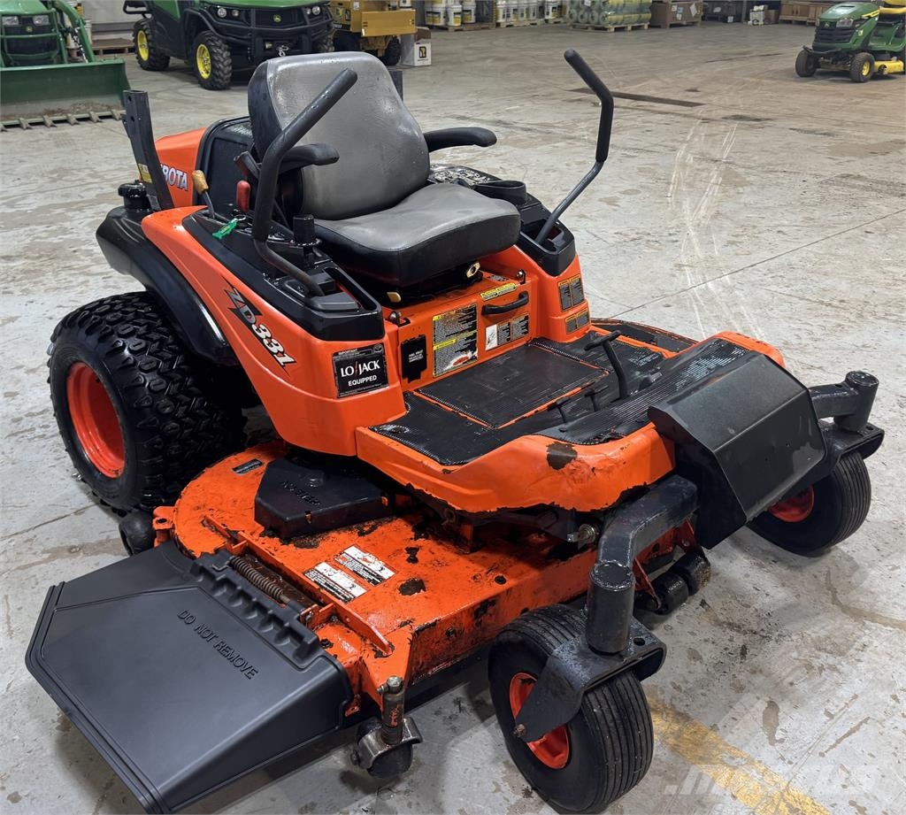 Kubota ZD331 Tosaerba zero turn