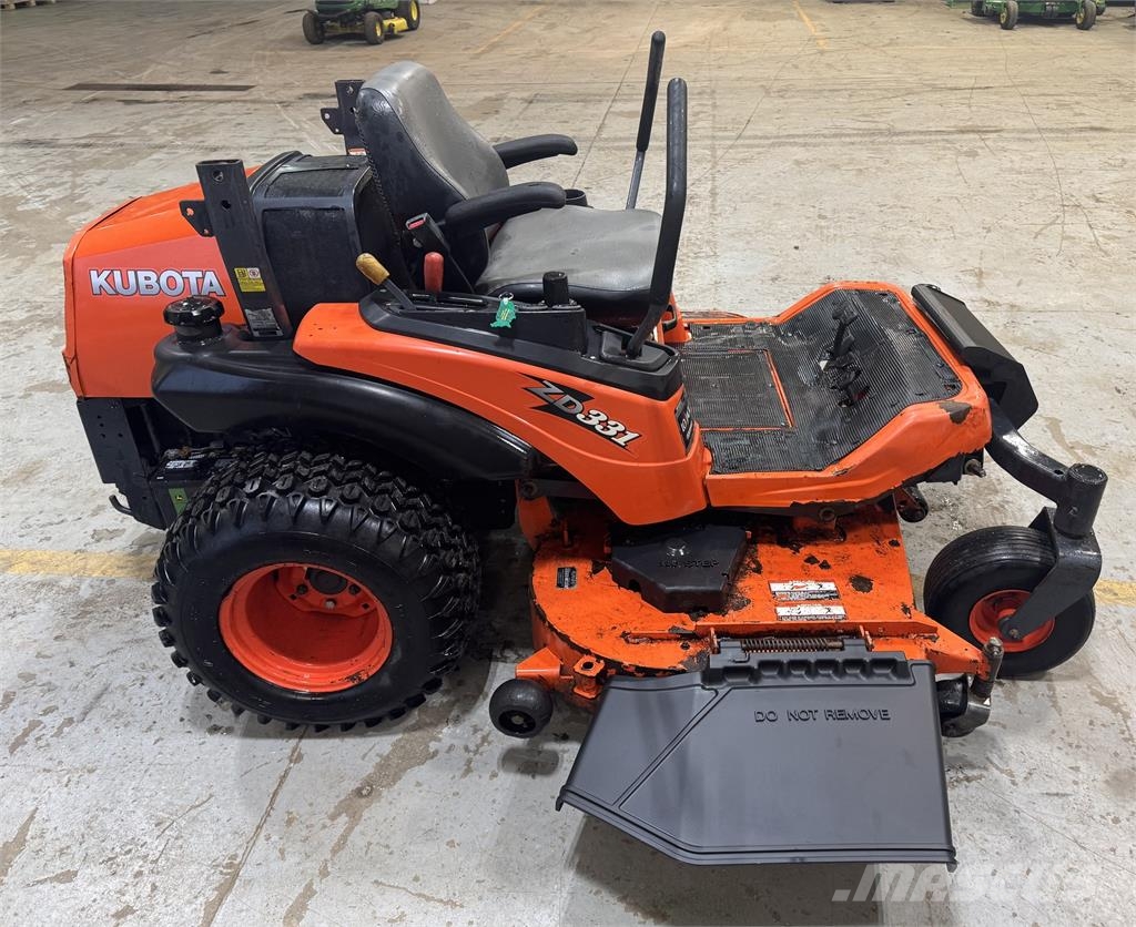 Kubota ZD331 Tosaerba zero turn