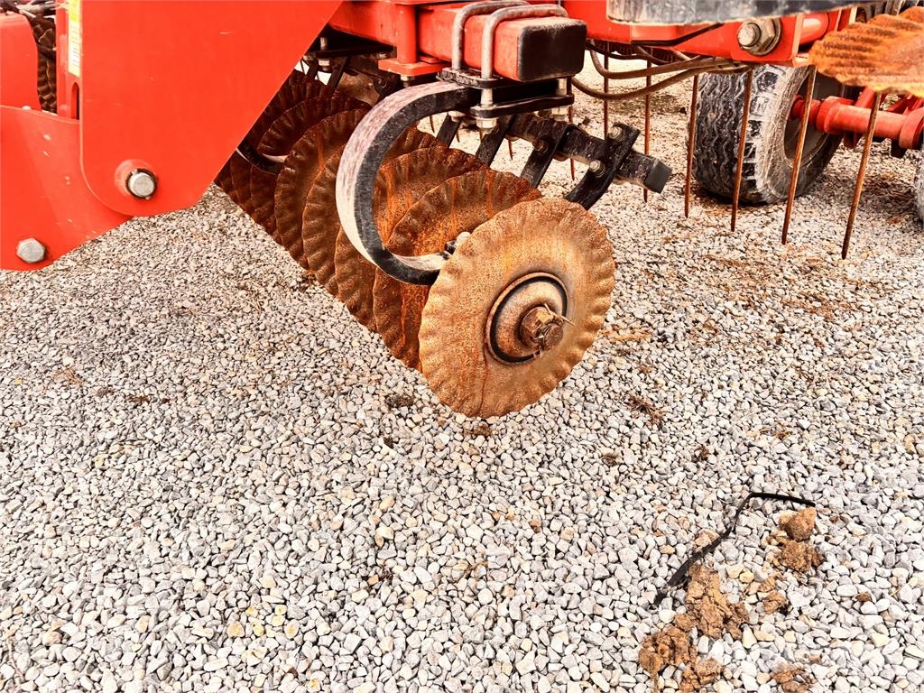 Kuhn Krause 8010-40 ماكينات وملحقات زراعة أخرى
