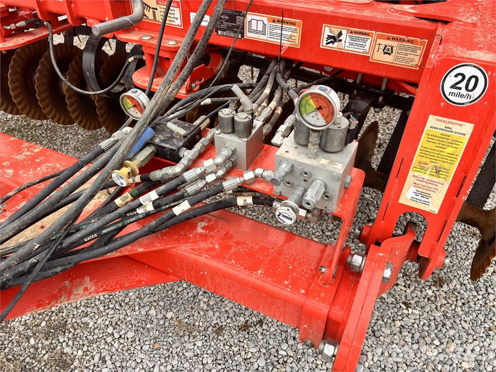 Kuhn Krause 8010-40 ماكينات وملحقات زراعة أخرى