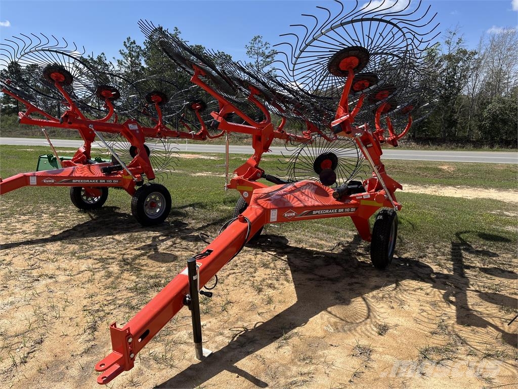 Kuhn SR110 مكابس وميبسات التبن