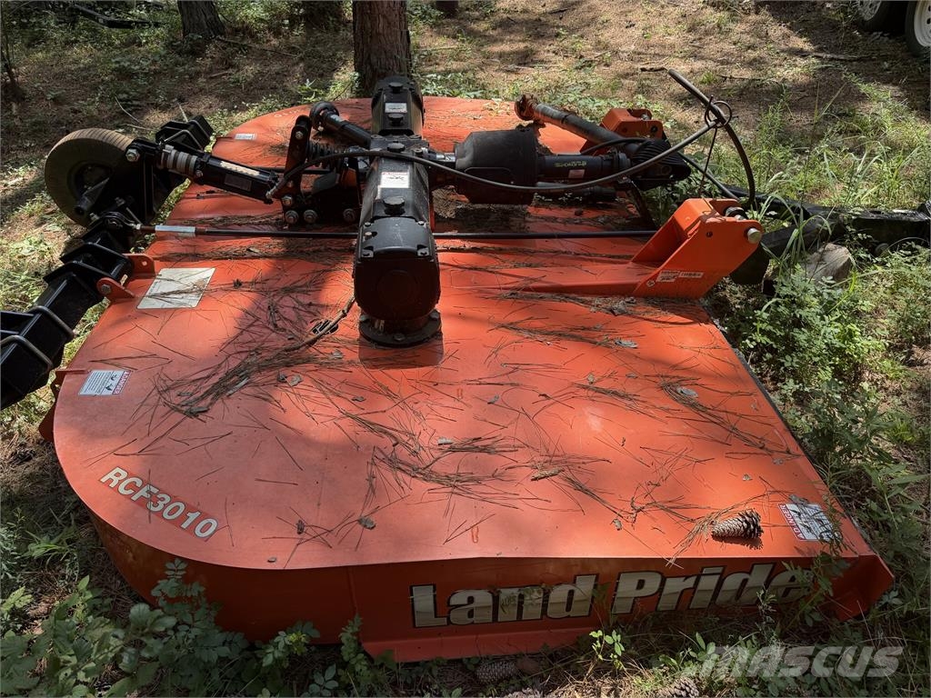 Land Pride RCF3010 Bale shredders, cutters and unrollers