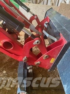 Massey Ferguson 2860E Compact tractors