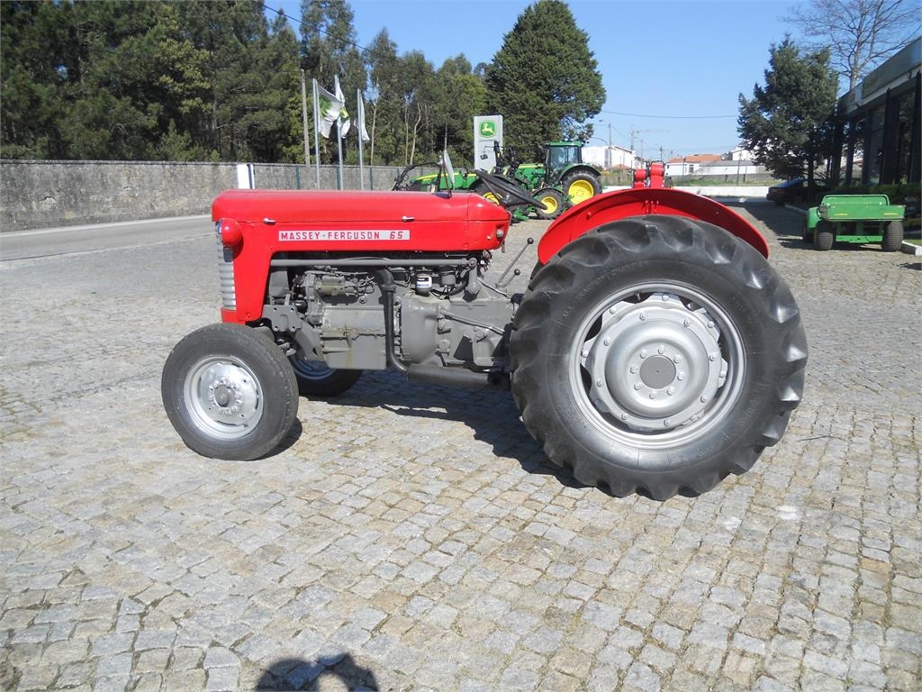 Massey Ferguson 65 Трактори