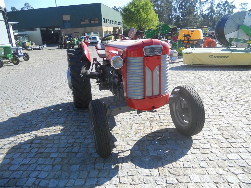 Massey Ferguson 65 Трактори