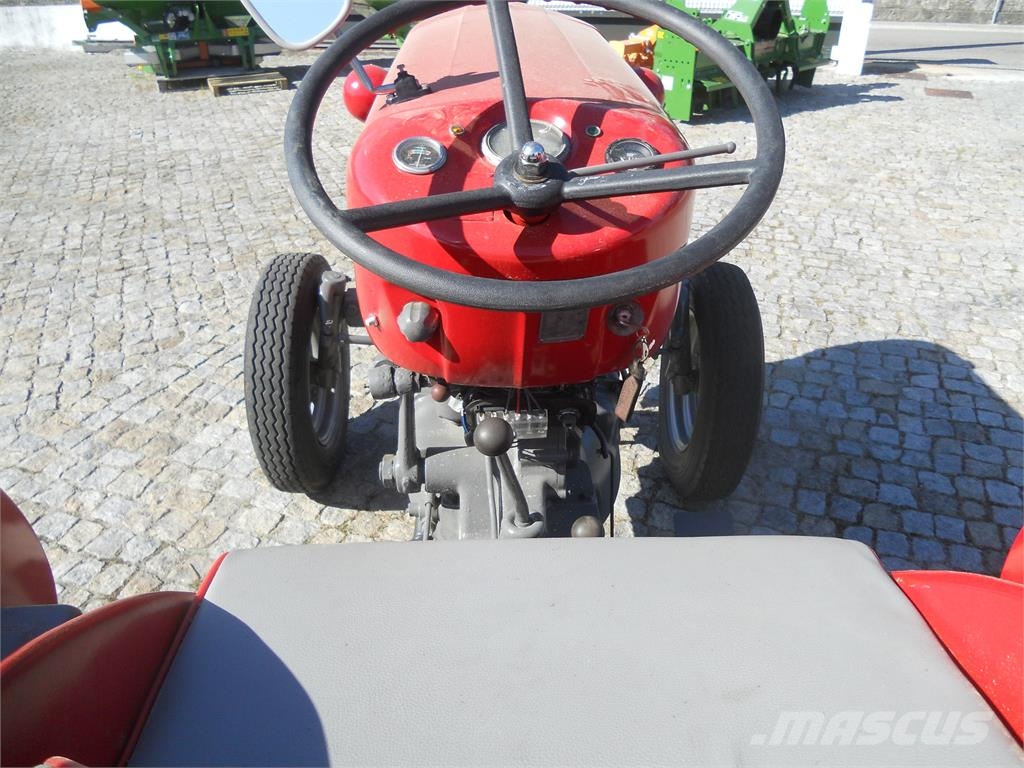 Massey Ferguson 65 Трактори
