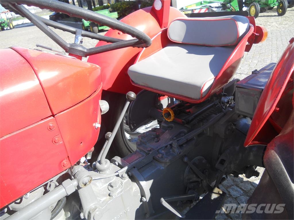 Massey Ferguson 65 Трактори