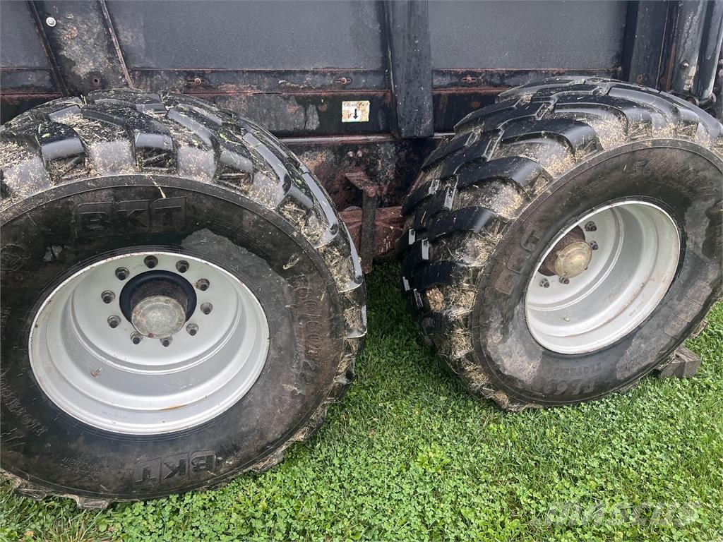 Meyer MS400 Rozmetadlá maštaľného hnoja