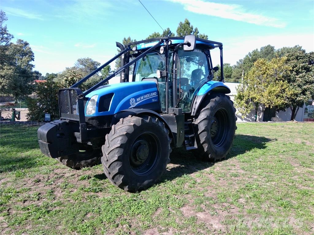 New Holland T6.155 الجرارات