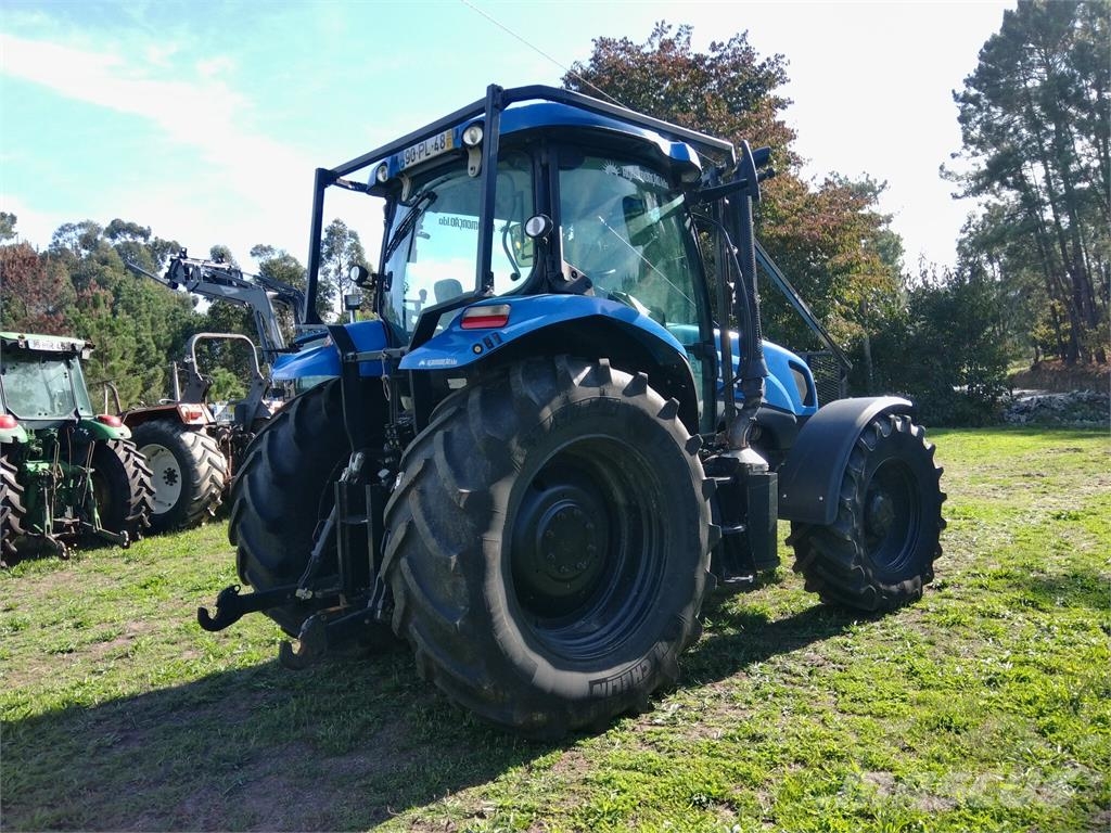 New Holland T6.155 الجرارات