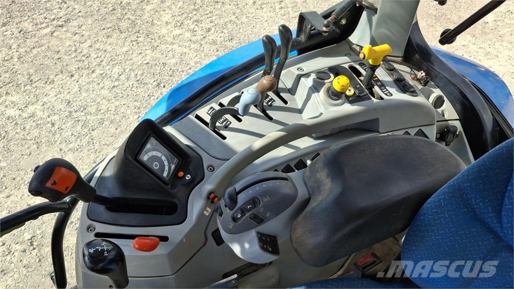 New Holland T6060 Tractors