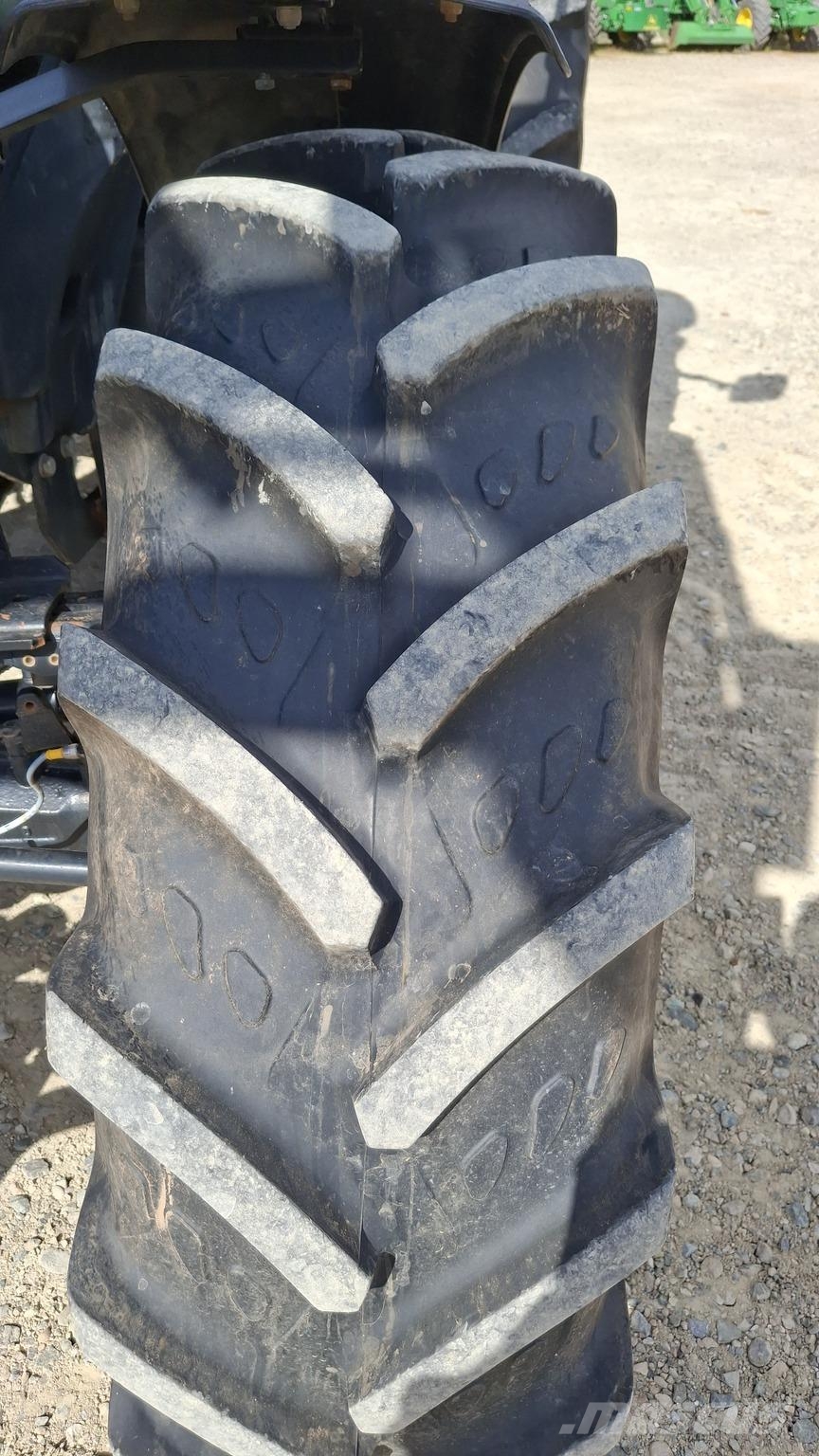 New Holland T6060 Tractors