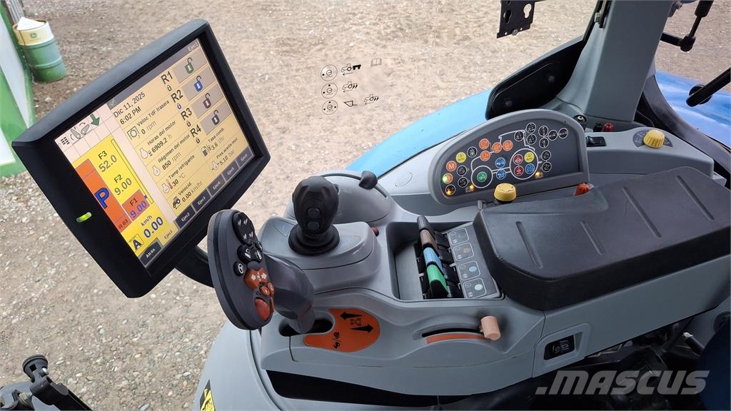 New Holland T7. 245 トラクター