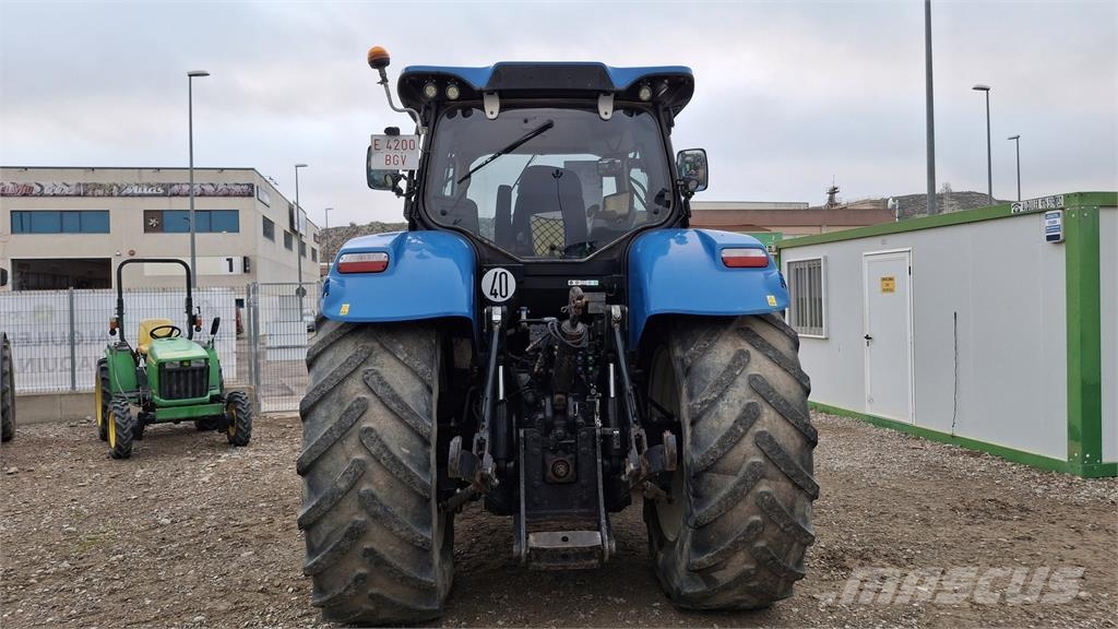 New Holland T7. 245 トラクター