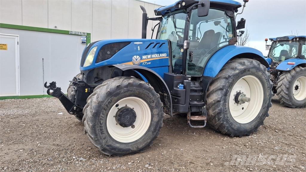 New Holland T7. 245 トラクター