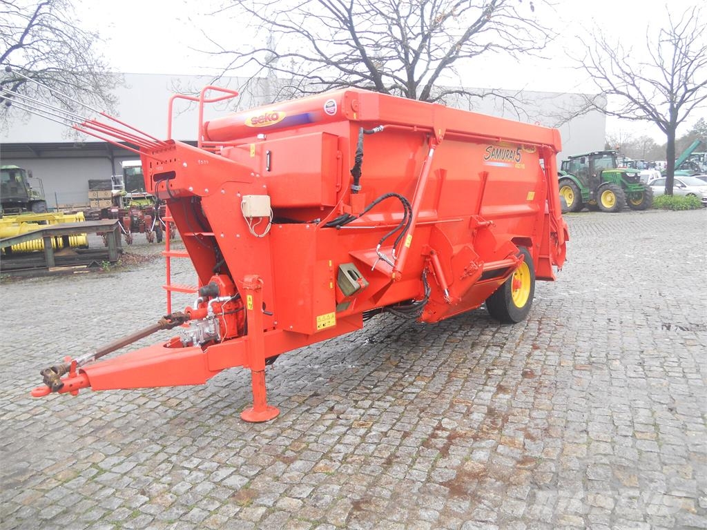 Seko Industries SEKO Samurai 5 450/115 Alimentador de animales