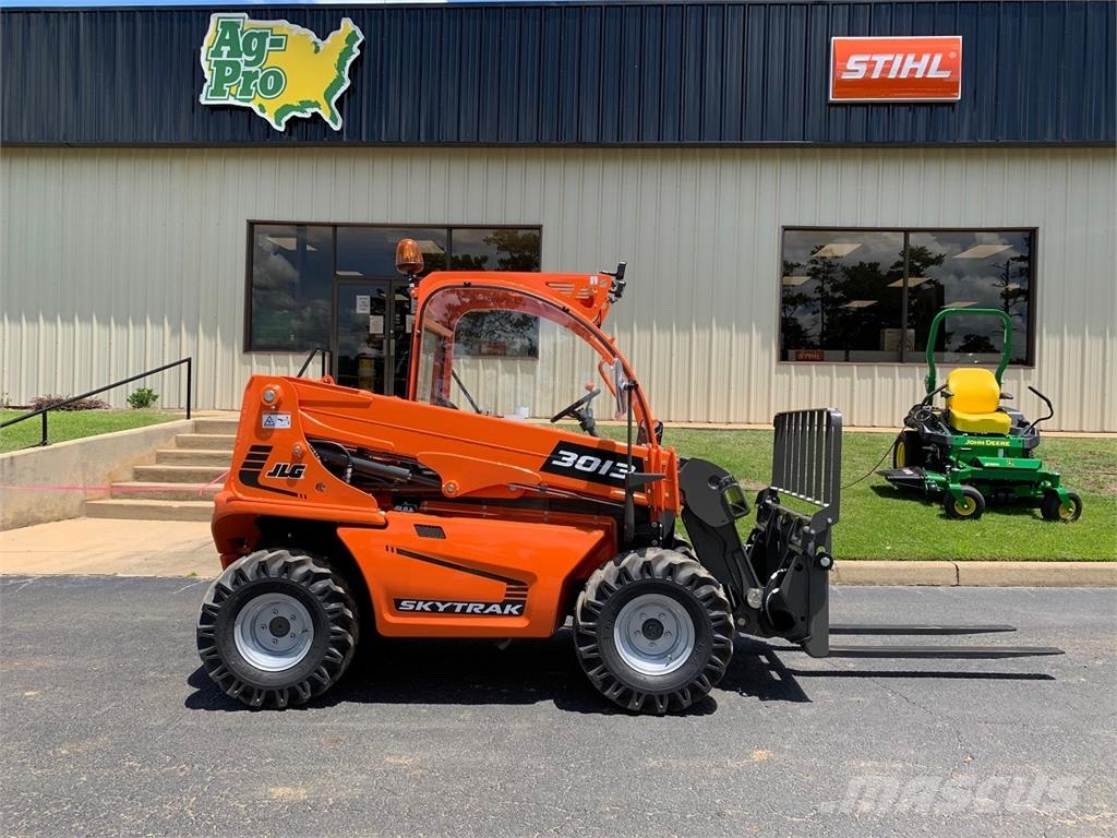 SkyTrak 3013 Telescopic handlers