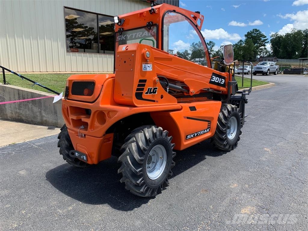 SkyTrak 3013 Telescopic handlers