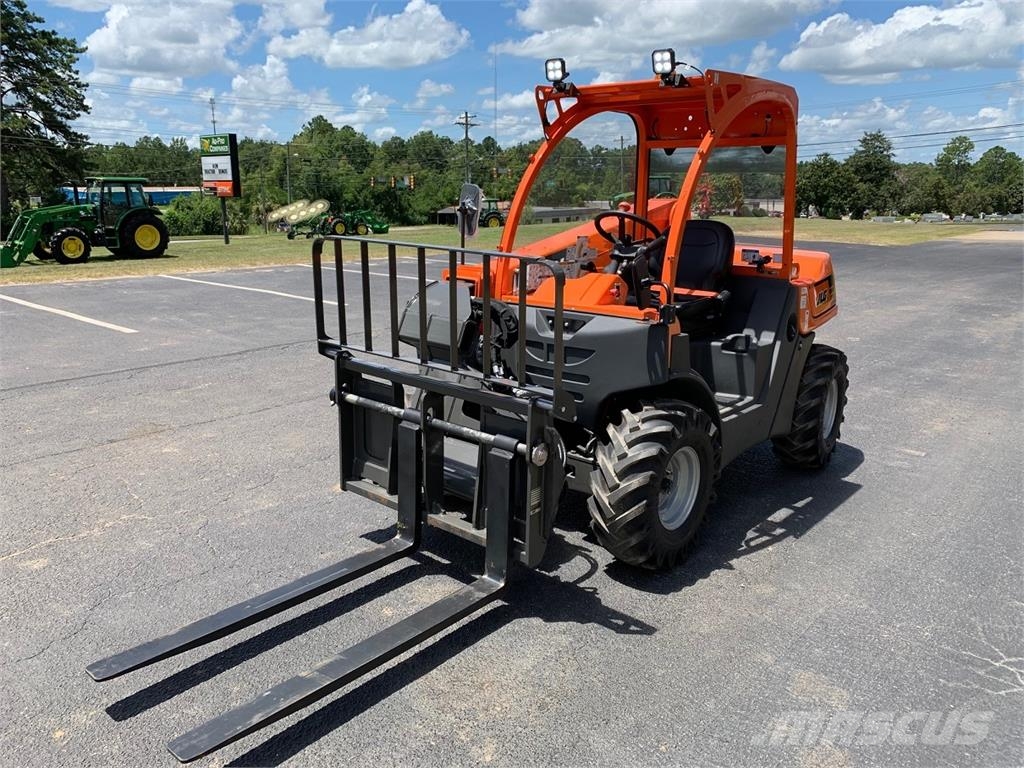 SkyTrak 3013 Telescopic handlers