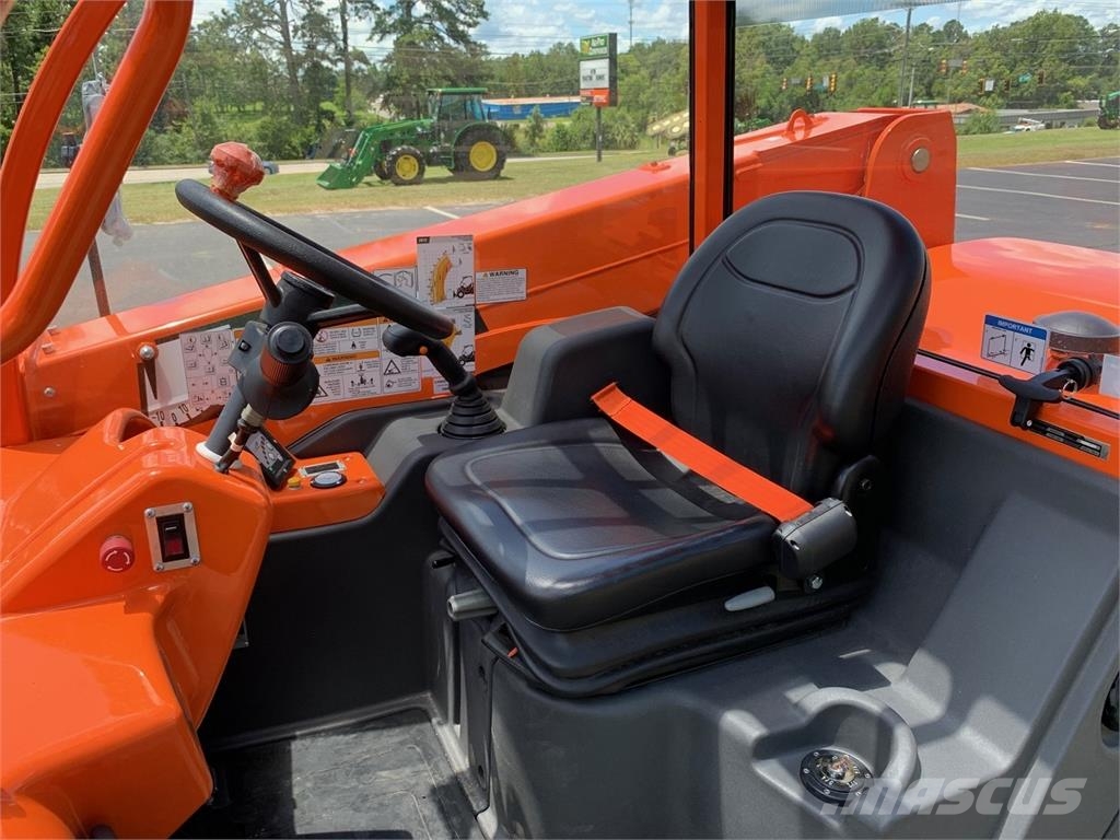 SkyTrak 3013 Telescopic handlers