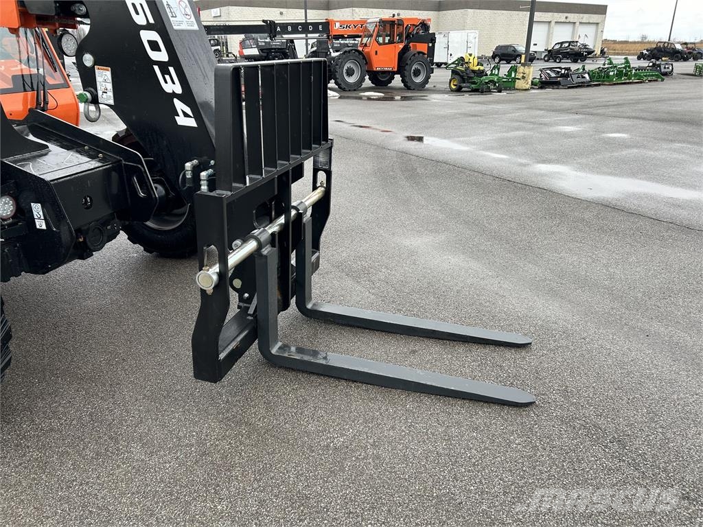 SkyTrak 6034 Telescopic handlers