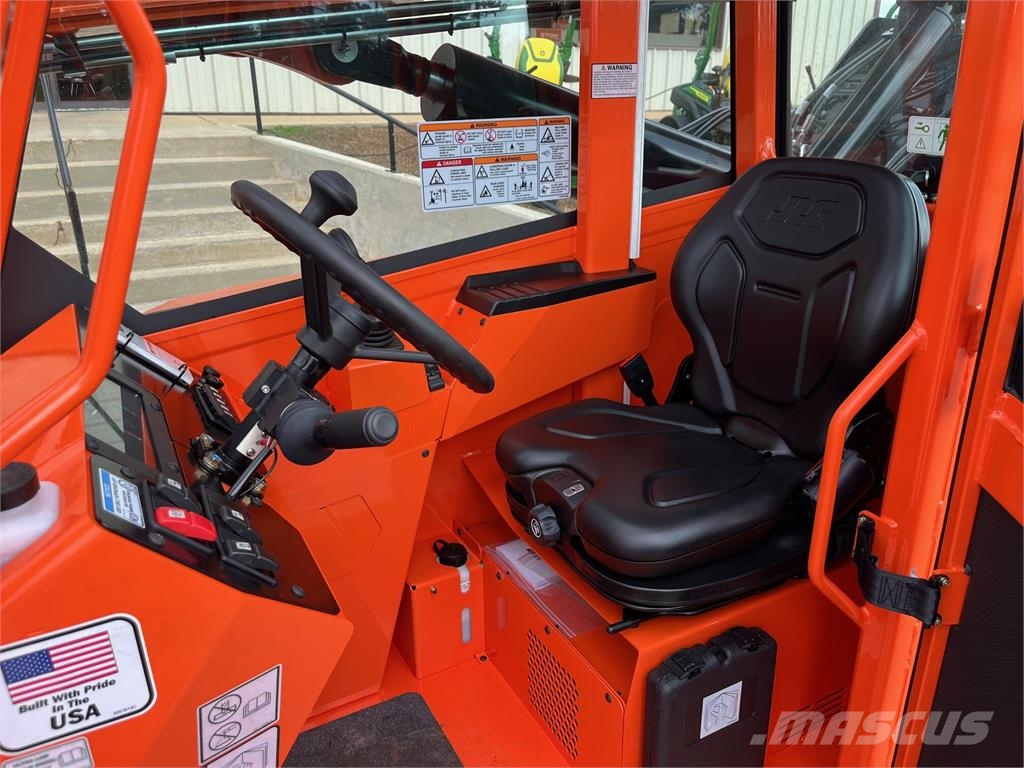 SkyTrak 6034 Telescopic handlers