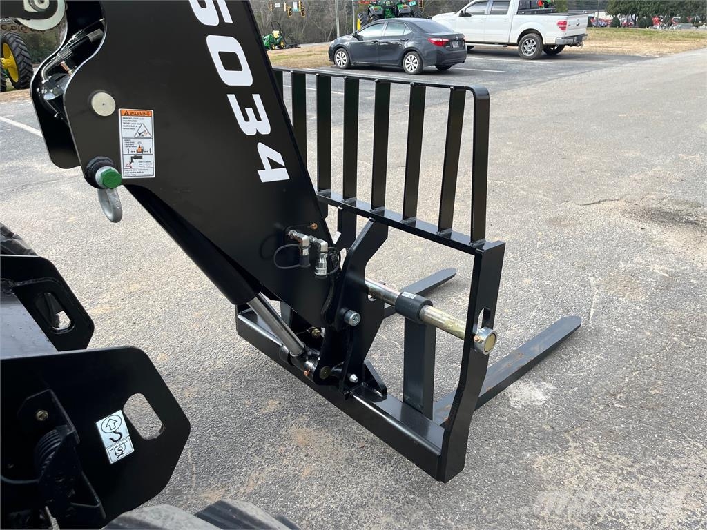 SkyTrak 6034 Telescopic handlers