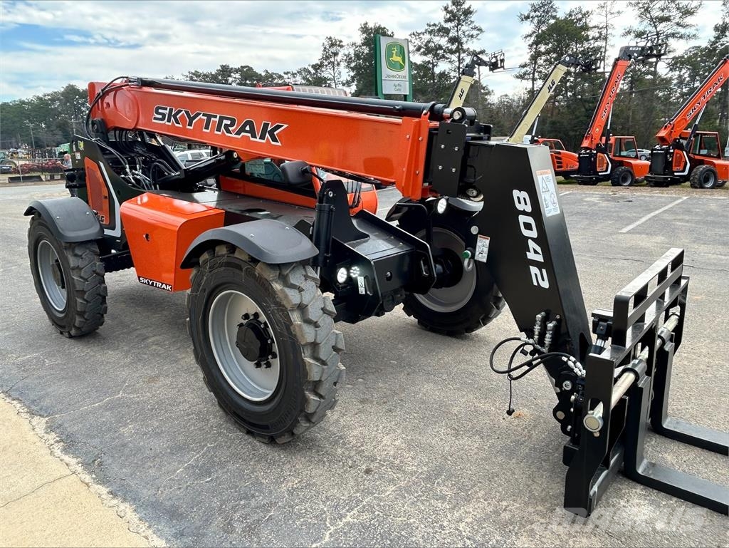 SkyTrak 8042 Teleszkópos rakodók