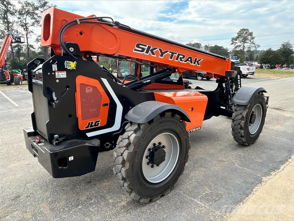 SkyTrak 8042 Teleszkópos rakodók