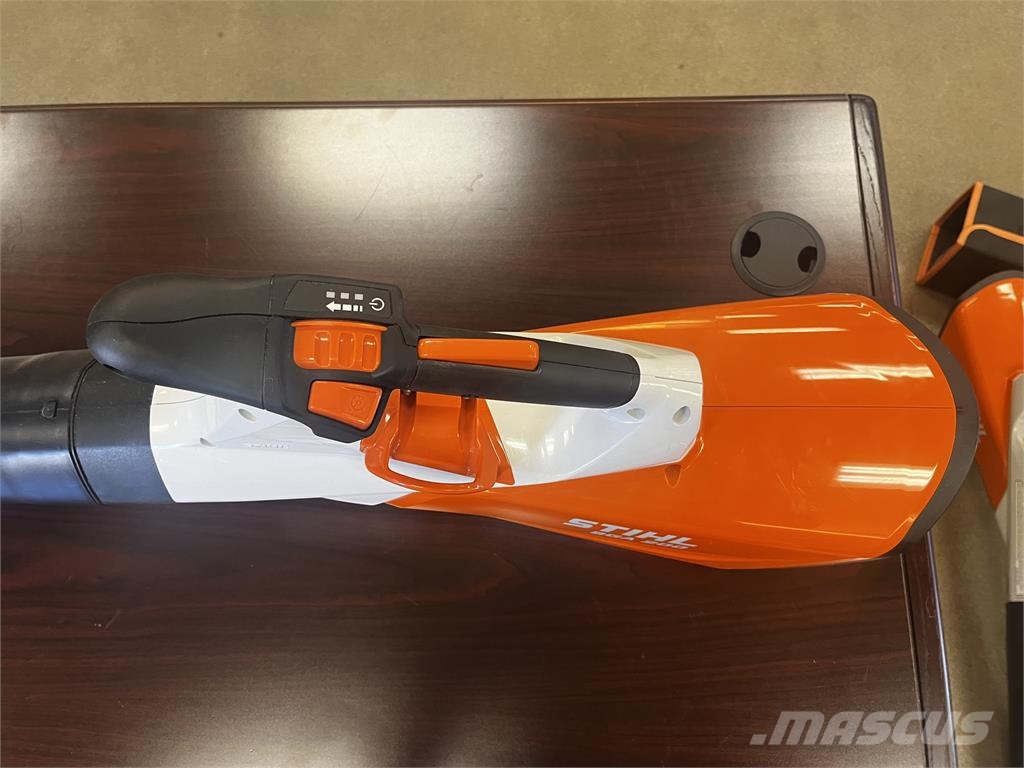 Stihl BGA200 Golfo vežimėliai
