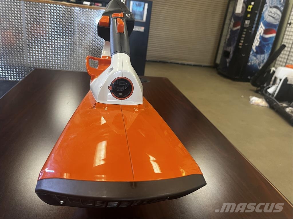 Stihl BGA200 Golfo vežimėliai