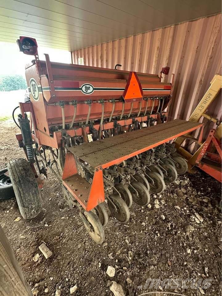 TYE PASTURE PLEASER Drillmaschinen