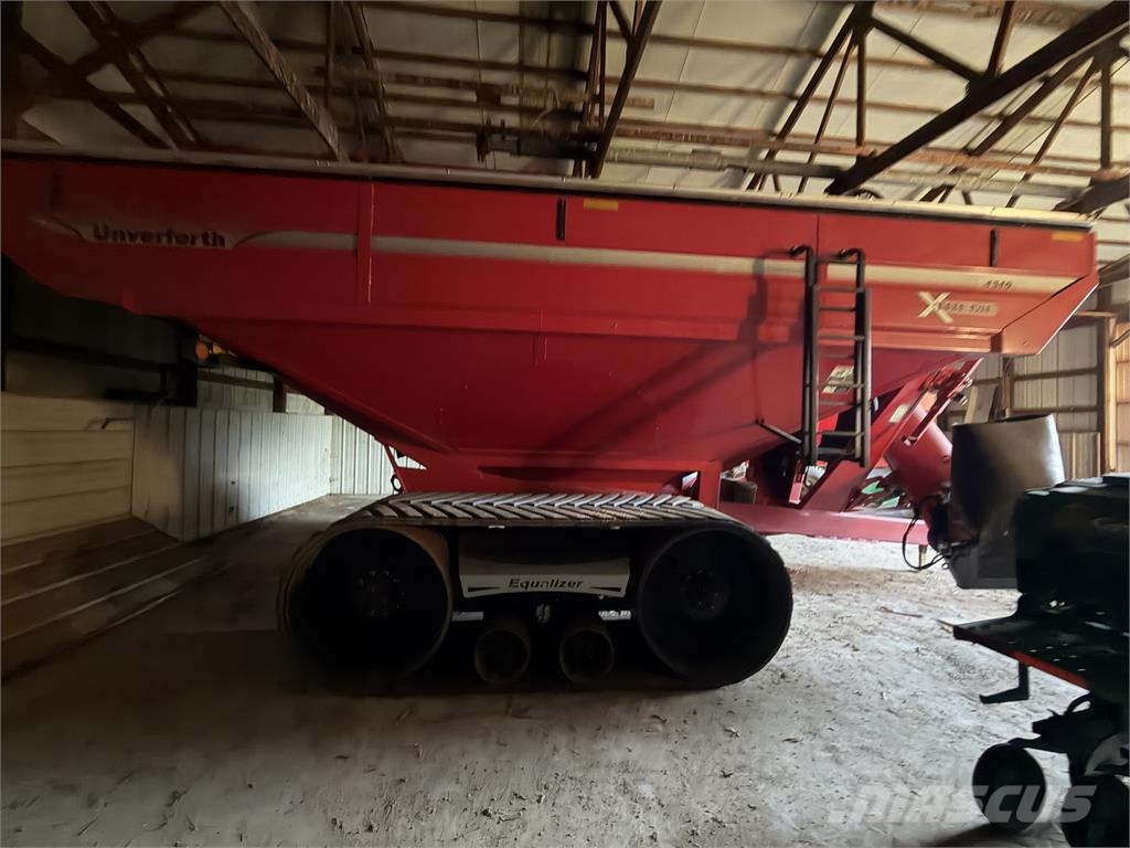 UNVERFERTH 1319 Grain / Silage Trailers
