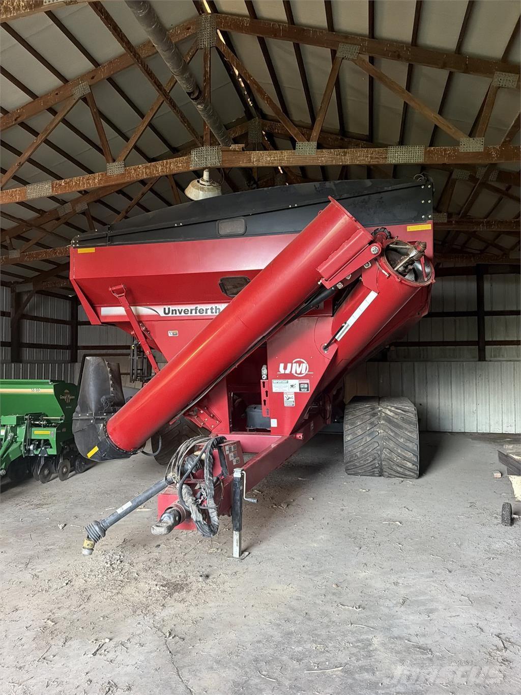 UNVERFERTH 1319 Grain / Silage Trailers